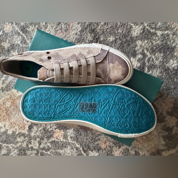 Blowfish Women's Camouflage Sneakers - Picture 3 of 5